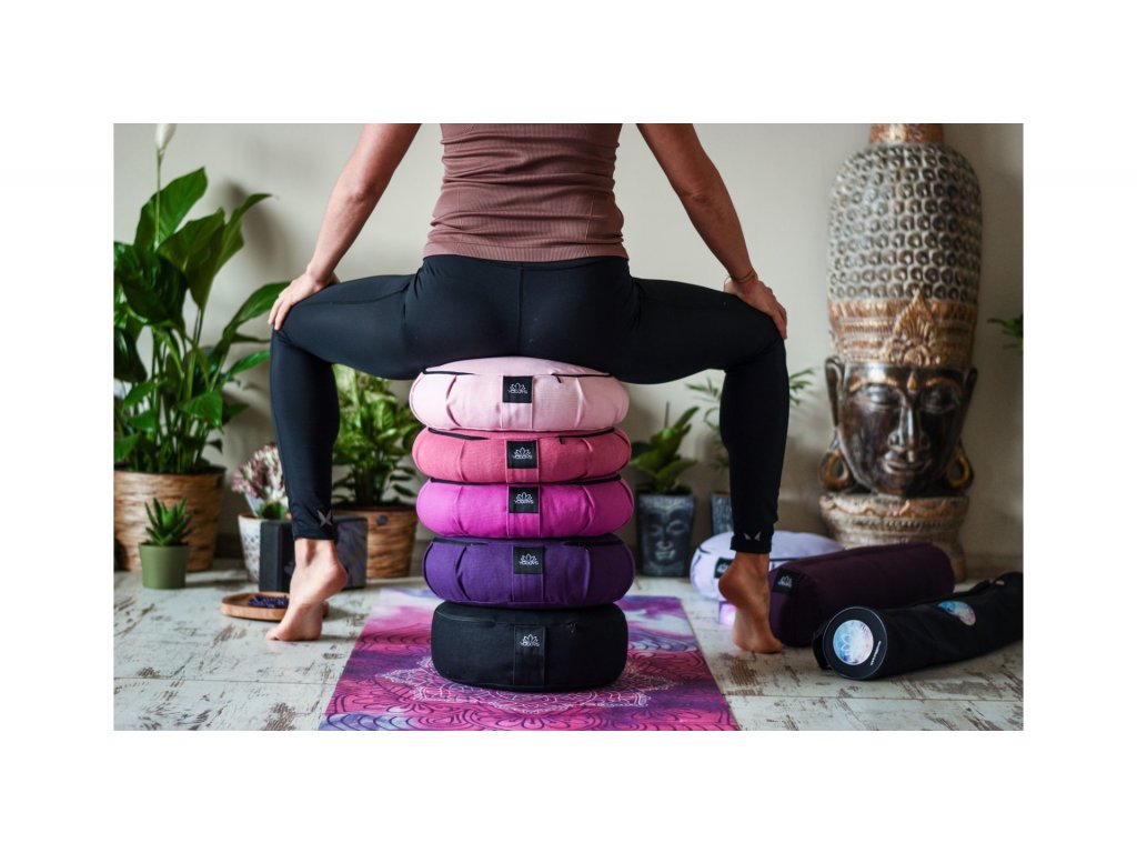 YOGGYS Meditačný vankúš čučoriedková